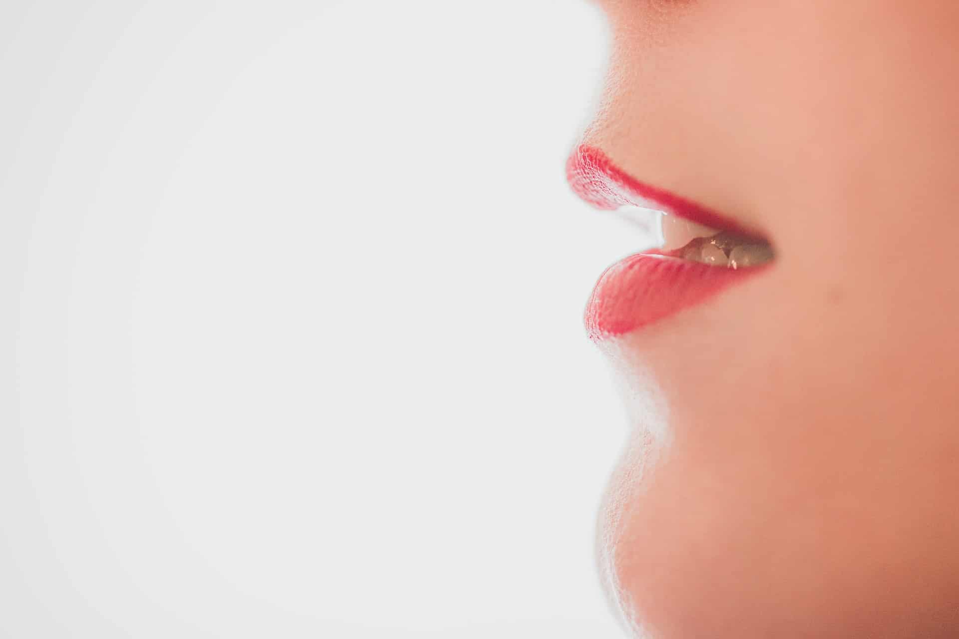 Jak uzyskać idealny kontur ust bez igły? Podpowiadamy