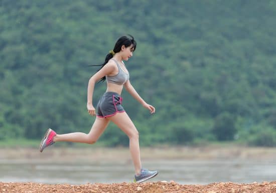 Jak wybrać idealne buty do biegania dla kobiet: Praktyczny przewodnik