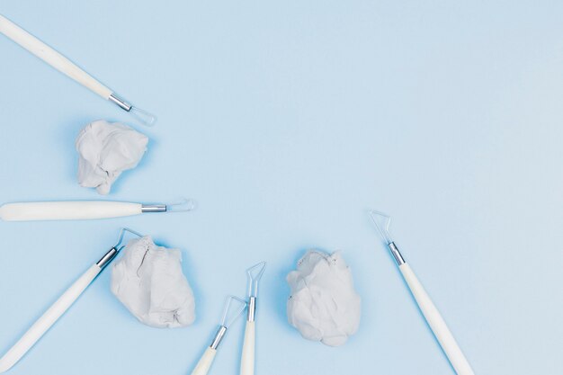 Jak wybrać odpowiednią pastę do zębów – poradnik dla pacjentów stomatologicznych